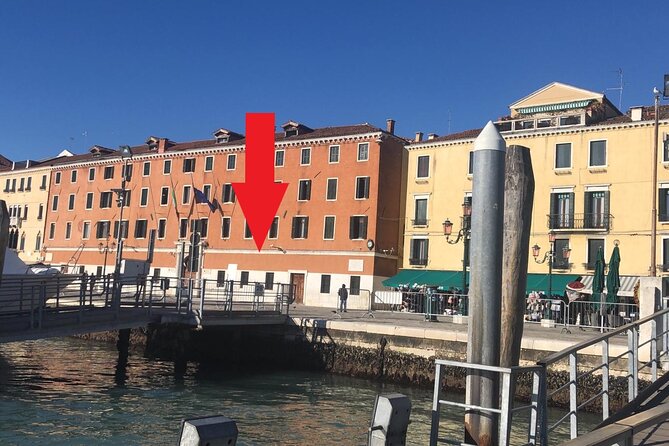 1-hour panoramic tour of Venice by boat - Giudecca Canal and the white Palladian churches: why this stretch matters