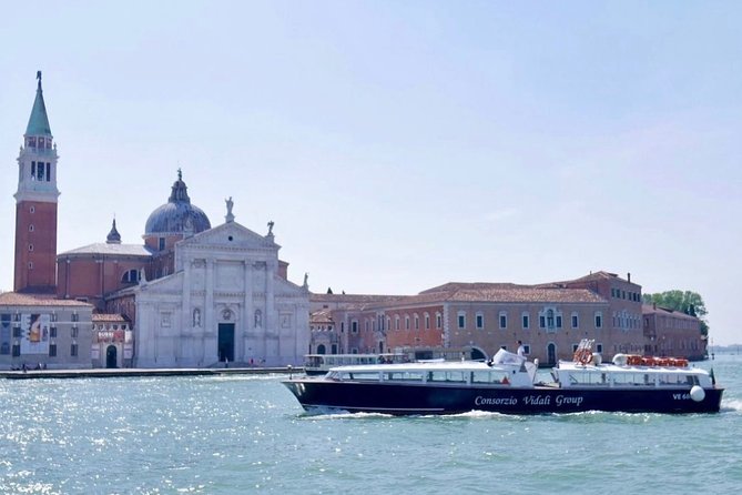 1-hour panoramic tour of Venice by boat - Price and what $28.92 really buys you