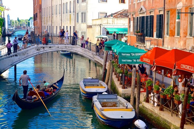 Afternoon in Venice : Basilica + Doge's Palace + Gondola - Doge’s Palace: politics behind the glamour (and why Bridge of Sighs hits harder)
