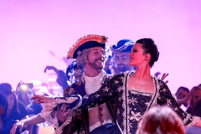Avanspettacolo: Cabaret Dinner Show in Venice - Step into a grand cabaret hall on Venice’s mainland