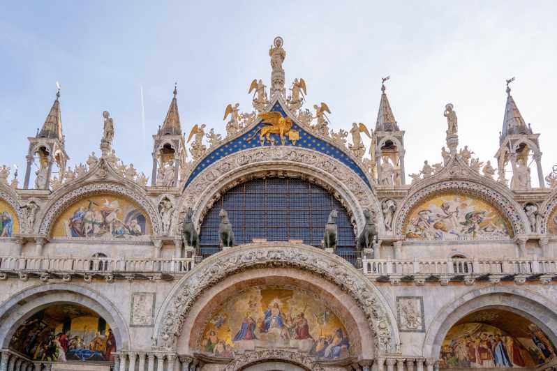Basilica and Doge's Palace tour with Lunch & Murano - Doge’s Palace and the Bridge of Sighs moment