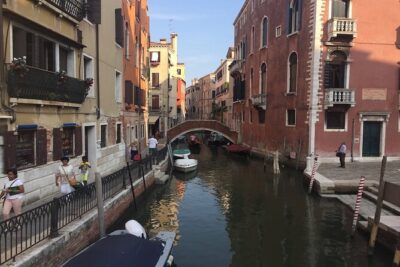 Best of Venice Private Tour: St. Mark's Doge Palace Gondola Ride - Start smart at Chiesa di San Giacomo di Rialto (and don’t lose time)