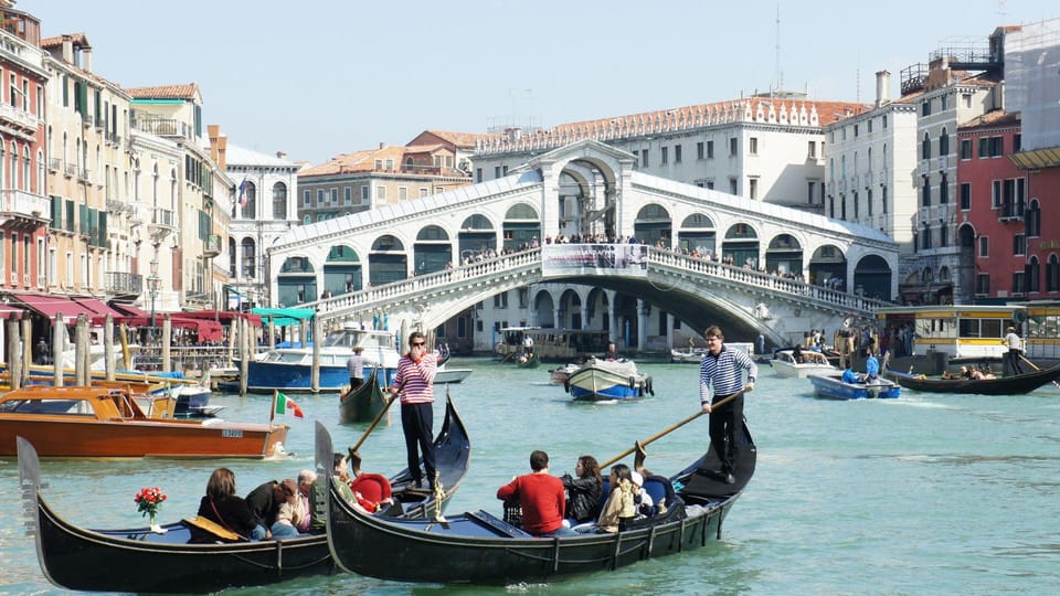 Best of Venice: Private Walking Tour with a Local - Venice’s Back Streets: Squares, Palaces, and Tiny Bridge Views
