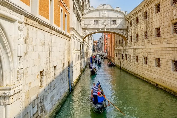 Best Venice Personalized Private Walking Tour with Official Guide - The longer Venice segment: where quieter streets can win