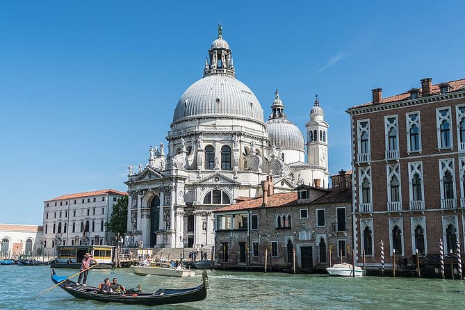 Best Venice Personalized Private Walking Tour with Official Guide - Pickup, meeting point, and the simplest Venice start
