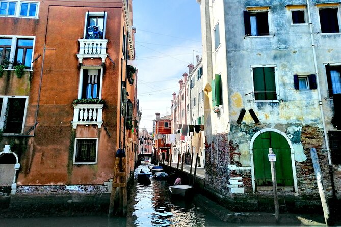 Biennale Off: Exploring External Pavilions and Collateral Events - Biennale Off is about seeing more with less time