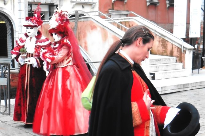 Carnival & Casanova Secrets, Theatrical Walking Show - Stop-by-Stop: What You’ll Do for the Full 1 Hour 15