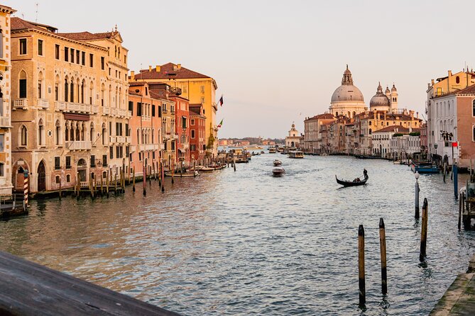 Cinematic Photoshoot in Venice: Capture Venice Hidden Gems - Canal Grande: reflections that look like they were edited already