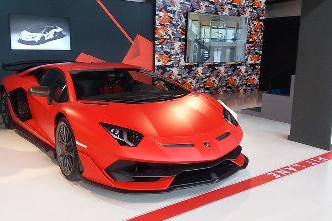 Create your Lamborghini and Ferrari day from Venice - Lamborghini headquarters and the museum circuit: seeing the newest models up close