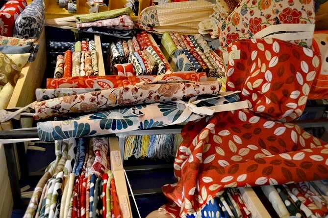 Creative Venice: Artisan Excellence and Craftsmen Workshops - Rialto shoe shop: when recycling becomes the style