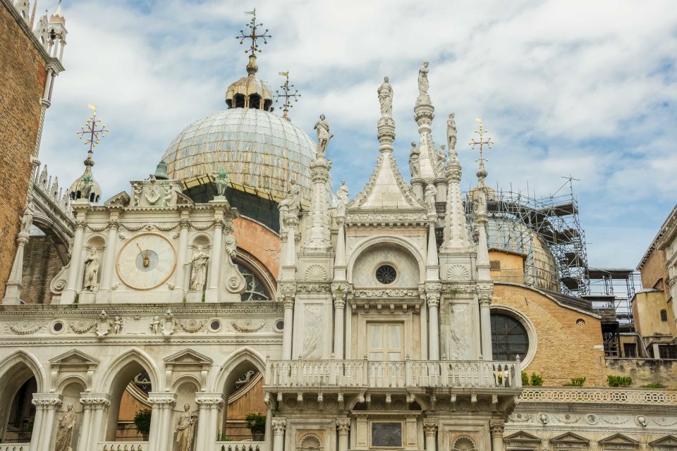 Doge's Palace Skip-the-Line Guided Tour - The guided palace walk: from Venetian Gothic grandeur to the Doge’s daily world