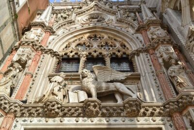 Doge's Palace Skip the Line Guided Tour in Venice - Meet at St. Mark’s Square: a quick orientation that pays off