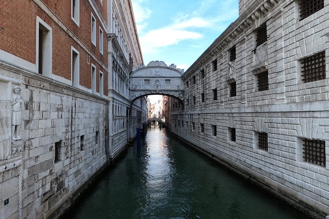 Doge's Palace & St. Mark's Basilica skip-the-line guided tour - Skip-the-line value: why Doge’s Palace feels different with a guide