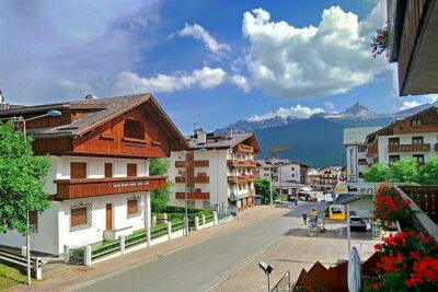 Dolomites Private Tour from Venice - Lago di Misurina: A Full Hour at a Real Mountain Lake