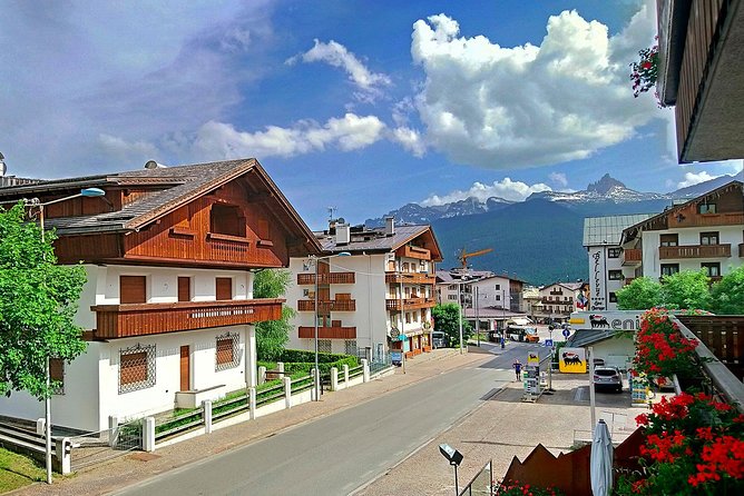 Dolomites Private Tour from Venice - Lago di Misurina: A Full Hour at a Real Mountain Lake