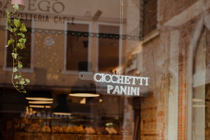 Eat like a Local: Venice Cicchetti and Wine Tasting Evening Tour - Cicchetti + spritz to start: your first real taste of the Venetian rhythm