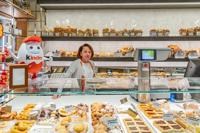 Eating Venice Food & Drinks Tour - Crossing Campo de Gheto Novo: the Jewish Ghetto as a living part of the city