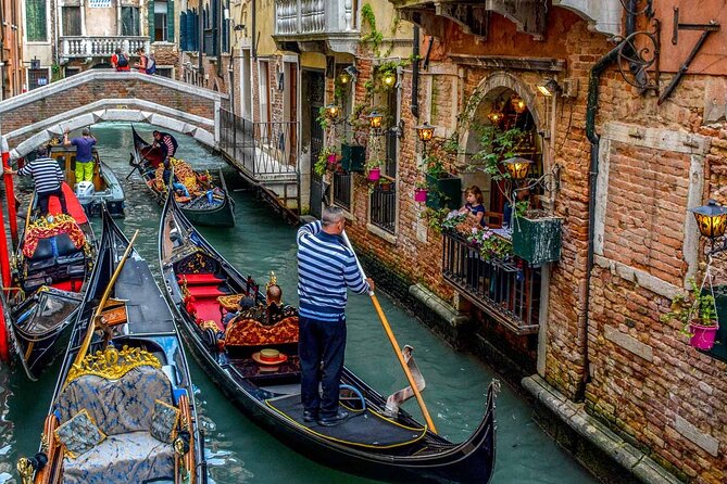 Enchanting Venice: City Walk & Majestic Gondola Ride! - Teatro La Fenice and the Power of Storytelling on the Streets