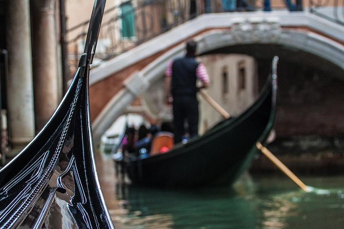 Enchanting Venice: Private Gondola Experience - Price and Value: Private Convenience vs Walk-Up Deals
