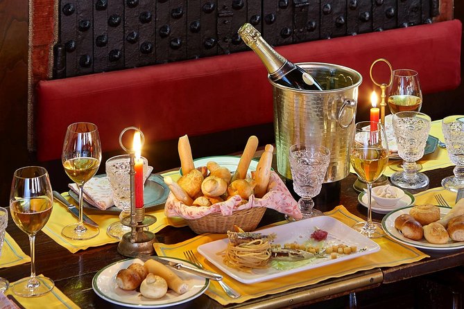 Four-Course Food & Wine Pairing Elegant Dinner in Venice - Service, Atmosphere, and the One Thing to Watch