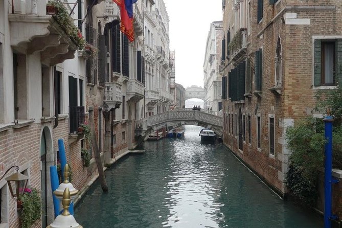 Friendinvenice Early Morning Venice Private Tour - The Guide Effect: Nadia and Davide’s Storytelling Style