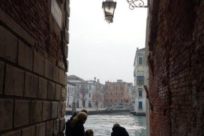 FriendInVenice: Experience the True Venice with a Private Tour - The secret-door orientation: how Venetians find their way