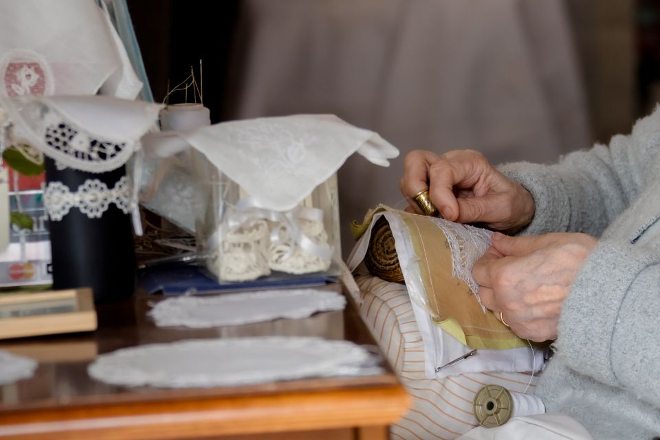 From Punta Sabbioni: Venice, Murano & Burano Guided Tour - Burano’s Lace and Color: 75 Minutes to Photograph the Streets