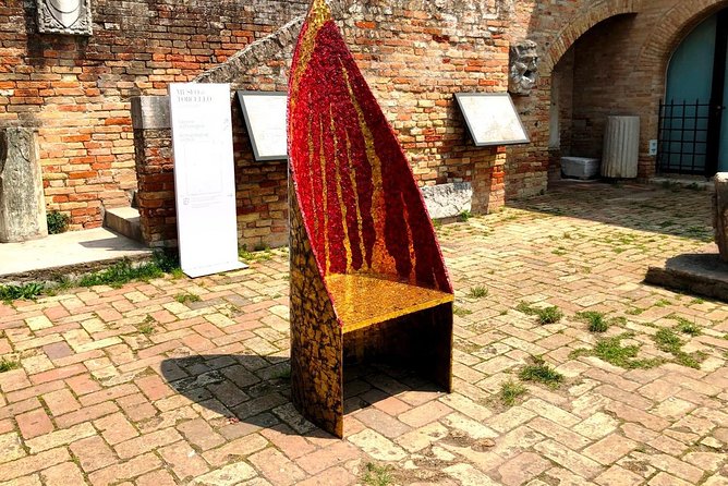 Full-day excursion to Murano, Burano and Torcello from Venice Train Station - Stop 2: Burano’s color streets—leaning tower and lace-adjacent plans
