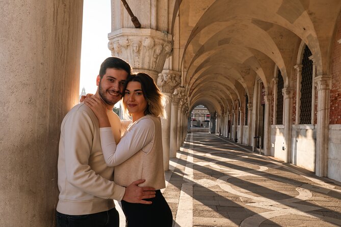 Glam photoshoot in hidden Venice! (up to 4) - Key things that make this Venice glam session worth it