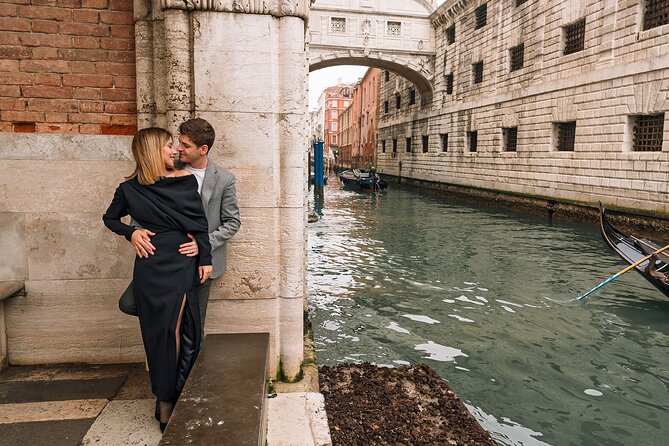 Glam photoshoot in hidden Venice! (up to 4) - Venice in glam mode: what you’re actually buying