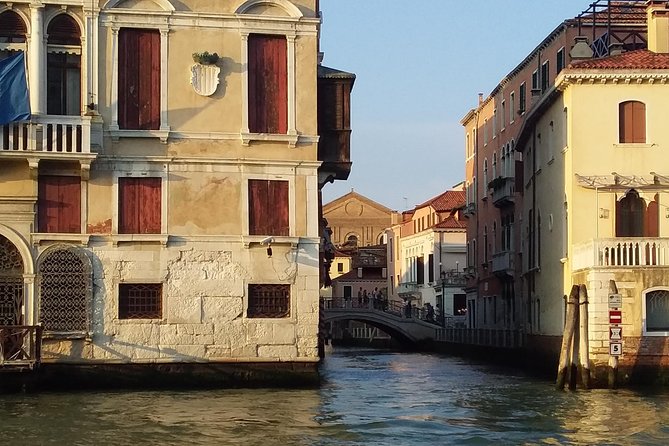 Grand Canal boat tour and Murano glass experience with Hotel pick up - Price and value: when the flat group rate makes sense