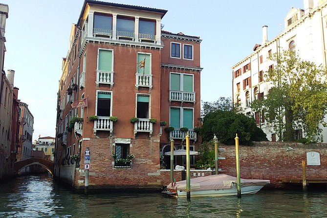 Grand Canal boat tour and Murano glass experience with Hotel pick up - Small practical tips to make the day smoother