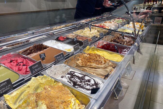 Guided Venice Street Food Tour and City Sightseeing - Rialto Bridge and Rialto Market: your first look at Venice’s food engine