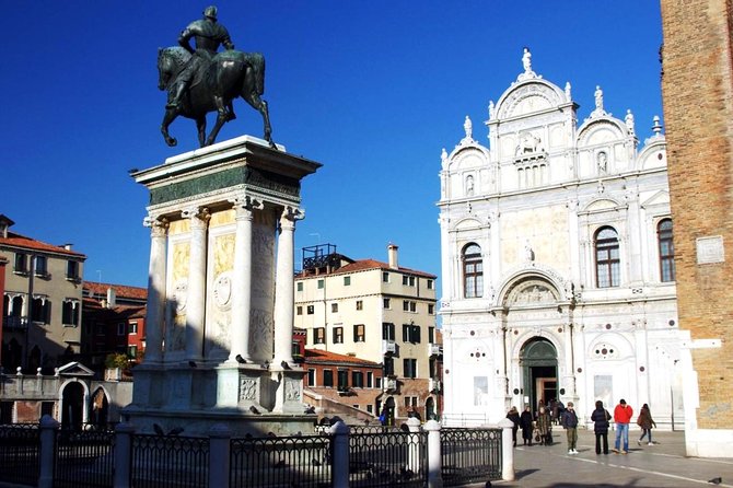 Guided Walking Tour of Venice, St Mark's Basilica & Doge's Palace - Group size, pace, and keeping up without losing the story