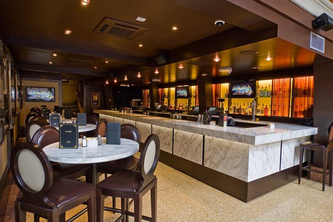 Hard Rock Cafe Venice with Set Lunch or Dinner - Service and speed: why staff names keep showing up