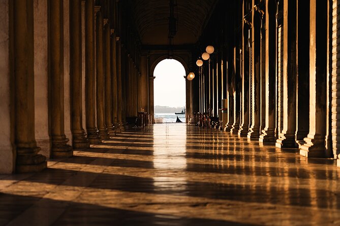 Hidden Venice Photo Tour with your phone! - Early Golden Light at St. Mark’s Square (and why it matters)
