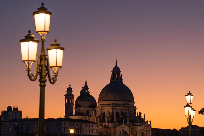 Hidden Venice Photo Tour with your phone! - St. Mark’s Square meeting point: easy start, focused time