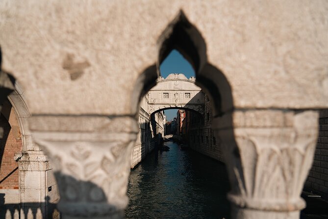 Hidden Venice Photo Tour with your phone! - A phone photo tour with real instruction, not just roaming
