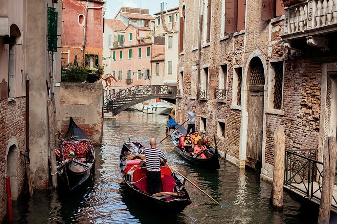 Highlights & Hidden Gems With Locals: Best of Venice Private Tour - Where you start at Chiesa di San Giacomo di Rialto (and why it matters)