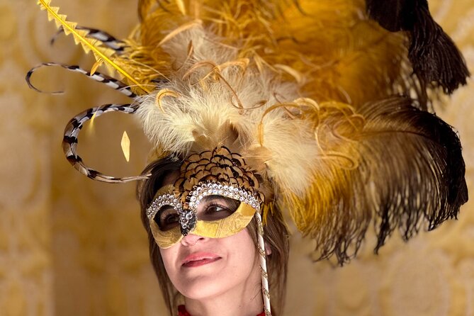 Historical Journey and Dress up Experience in Venetian Carnival - Stop 2: the optional dress-up at the atelier and how to make it worth €65