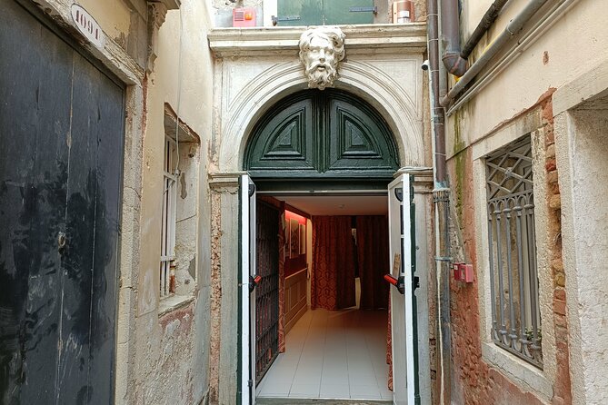 History Gallery: Venice in the Past 3D Experience - The 3D wooden gondola puzzle souvenir