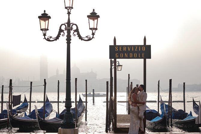 Iconic Photos and Adventure in Venice - Private tour logistics that actually help your photos