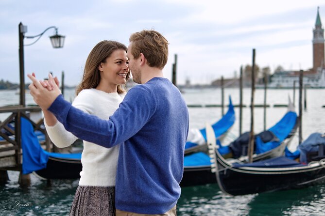 Iconic Photos and Adventure in Venice - Stop 3: Canal Grande and the admission ticket question