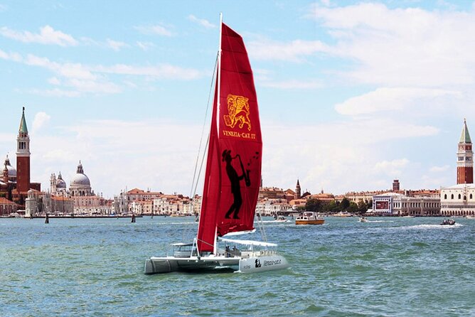 Lagoon Light Lunch Tour at 12:00 in Venice - The 12:00 timing: seeing lagoon icons without the heat crunch