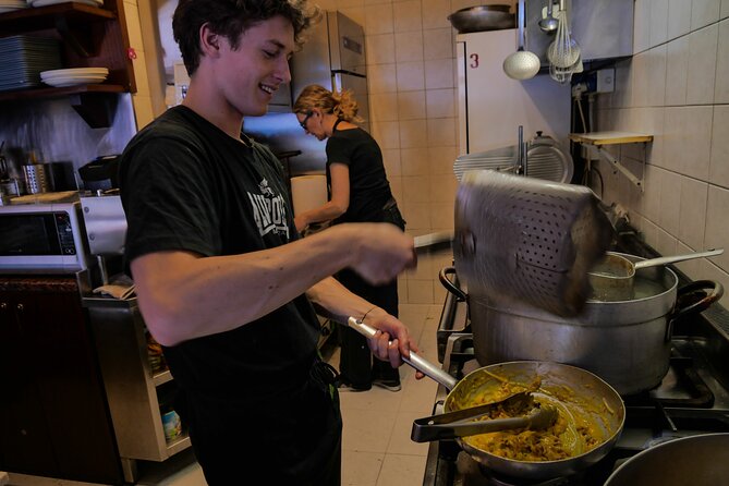 Make Pasta Carbonara from Scratch in a Jazz Club in Venice - Drinks While You Cook: Wine, Prosecco, or Water