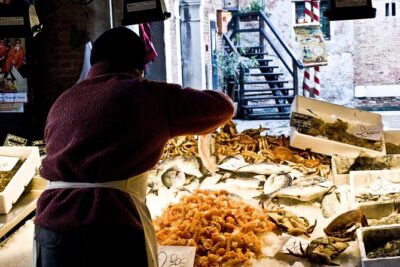 Market Tour and Dining at a Local's Home in Venice - Four Courses at a Real Venetian Home: How the Meal Flows