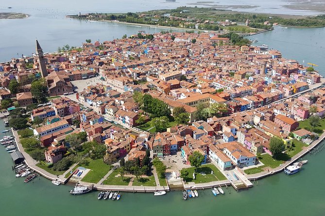 Murano and Burano Islands 4-Hour Tour - On the boat: what the onboard guide does for your day