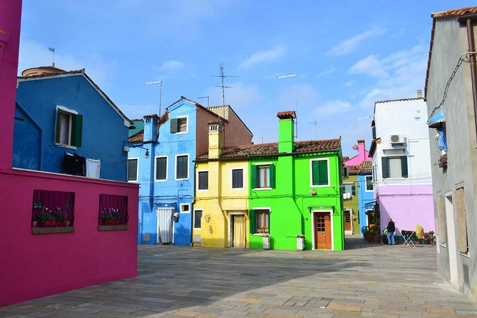 Murano and Burano Islands Semi-Independent Tour - Murano glass stop: what you’ll actually see in about one hour