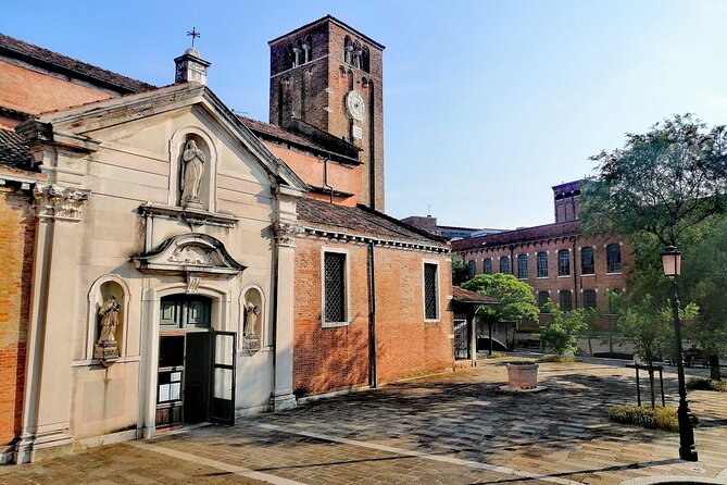 Off the Beaten Path Walk in Venice - Stop 3: Inside San Pantalon for the World’s Largest Canvas