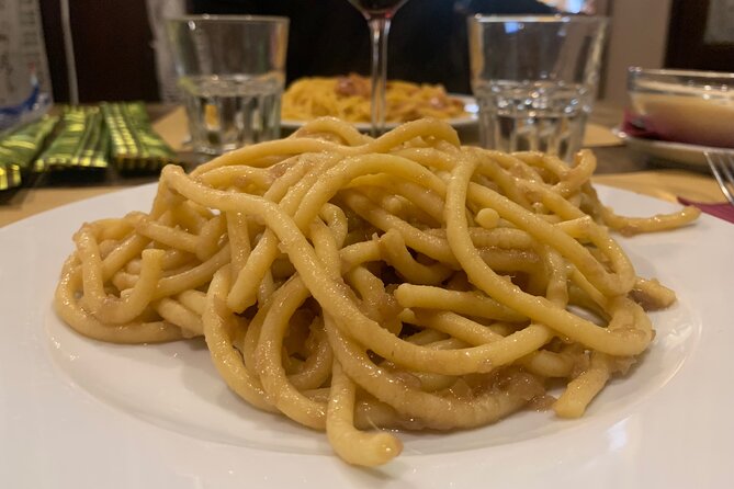 Old Taverns and Rialto Market Food Adventure (come hungry!) - Campo dei Frari area: finishing with shop tastings and classic comfort